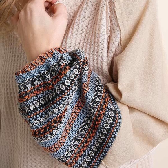 Thermal Balloon Sleeve Embroidered Top - Picture 4 of 5